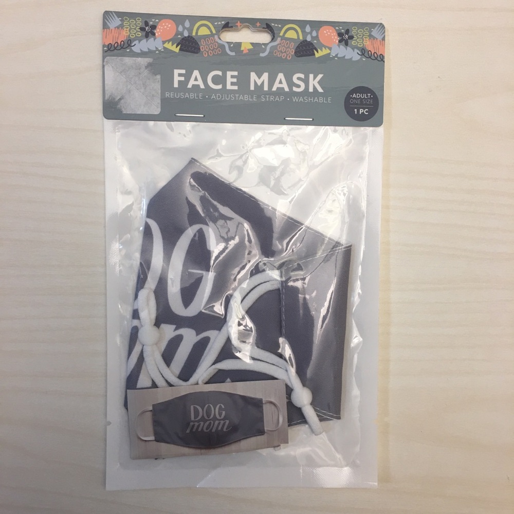 host pick🎉🎉🎉🎉NWT Dog Mom Face mask 🐶 🐕